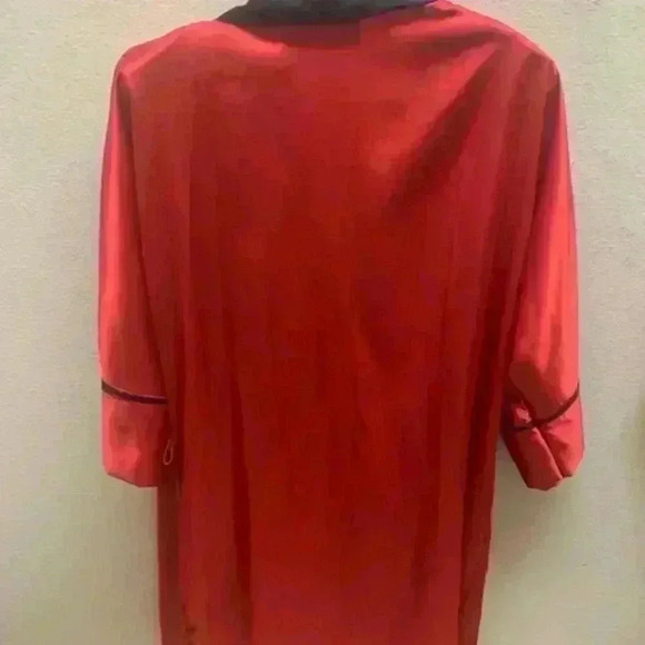 Vintage Victoria Secret Robe with the blouse - Picture 3 of 9
